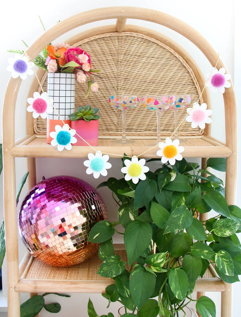 Acrylic Daisy Garland